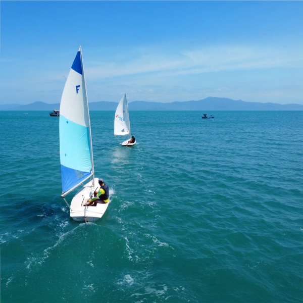 aula de vela Ponta das Canas, aprender a navegar Floripa, paseo en velero, escuela de vela aula de vela Ponta das Canas, velejar em Floripa, escola de vela, atividade com veleiro