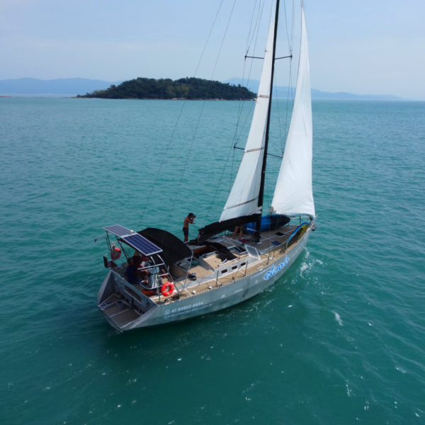 paseo en velero, velero Florianópolis, navegación, paseo romántico, tour mar passeio de veleiro, veleiro Florianópolis, navegação, passeio romântico, tour no mar