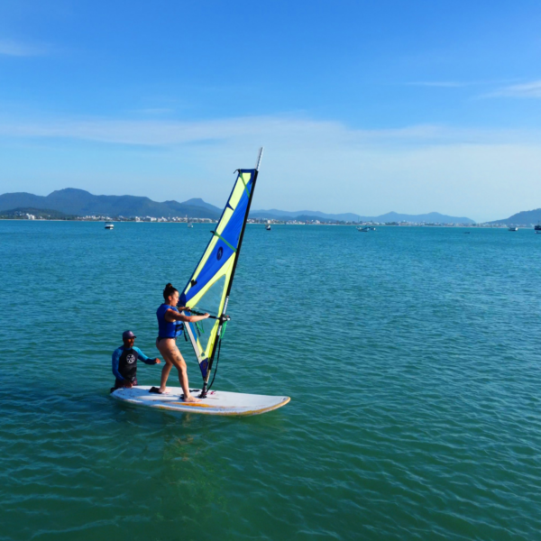 windsurf iniciantes, aula windsurf Floripa, esporte aquático Florianópolis, windsurf seguro windsurf principiantes, clase de windsurf Florianópolis, deporte acuático, curso de windsurf